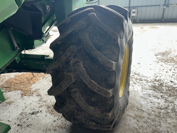2017 John Deere S690 Combine