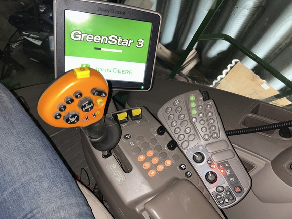 2017 John Deere S690 Combine