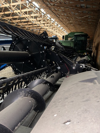 2022 MacDon FD140 Header Combine