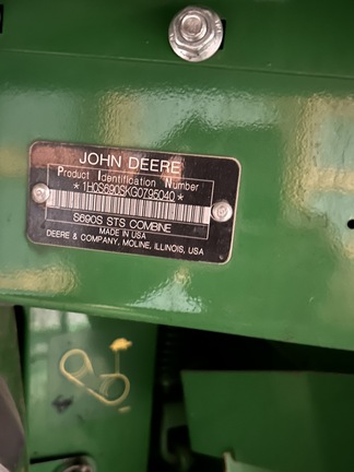 2017 John Deere S690 Combine