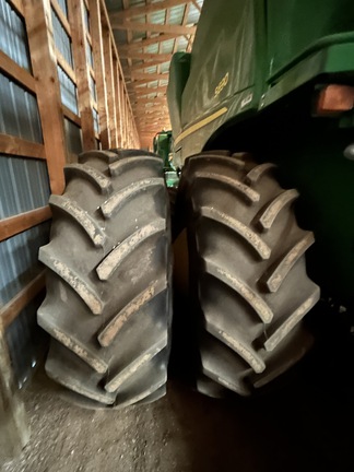 2017 John Deere S690 Combine