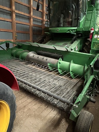 2017 John Deere S690 Combine