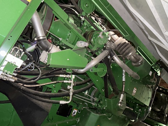 2017 John Deere S690 Combine
