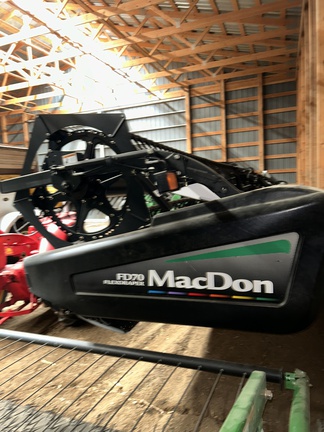 2011 MacDon FD70 Header Combine