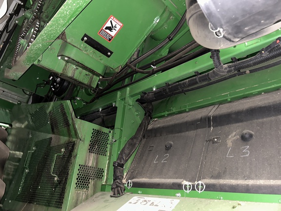 2017 John Deere S690 Combine