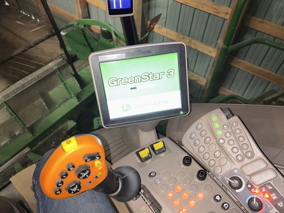 2017 John Deere S690 Combine
