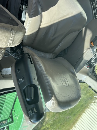 2012 John Deere 9560R Tractor 4WD