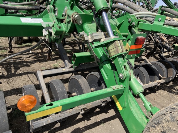 2008 John Deere 1830 W/ 1910 AIR CART Air Seeder