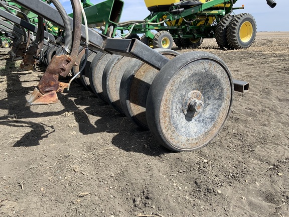 2008 John Deere 1830 W/ 1910 AIR CART Air Seeder