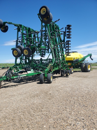 2008 John Deere 1830 W/ 1910 AIR CART Air Seeder