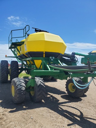 2008 John Deere 1830 W/ 1910 AIR CART Air Seeder