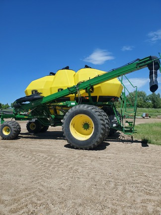 2008 John Deere 1830 W/ 1910 AIR CART Air Seeder