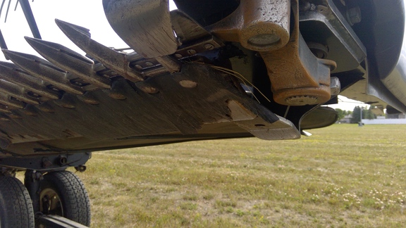 2009 MacDon FD70 Header Combine