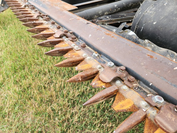 2011 MacDon FD70 Header Combine