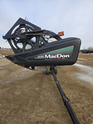 2011 MacDon FD70 Header Combine