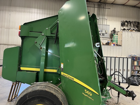 2015 John Deere 569 Baler/Round