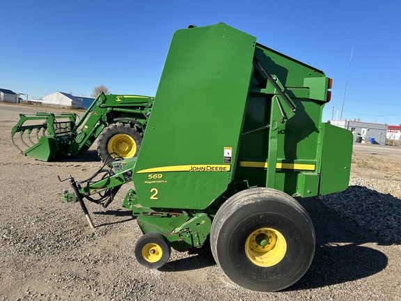 2015 John Deere 569 Baler/Round