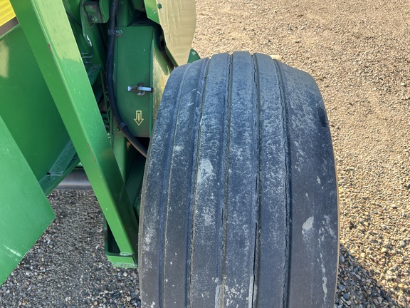 2015 John Deere 569 Baler/Round