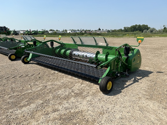 2015 John Deere 615P Header Combine