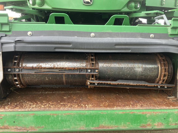 2013 John Deere S690 Combine