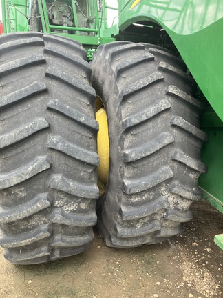 2013 John Deere S690 Combine