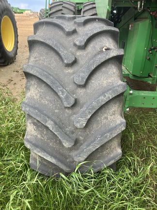 2013 John Deere S690 Combine