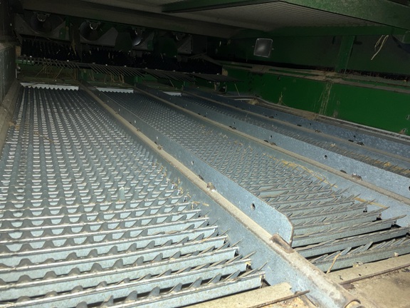 2013 John Deere S690 Combine