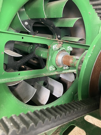 2013 John Deere S690 Combine