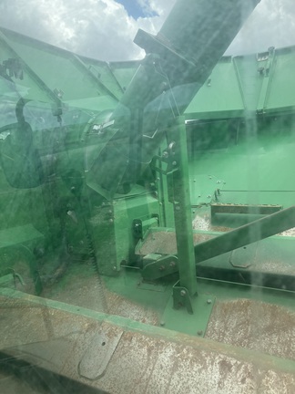 2013 John Deere S690 Combine