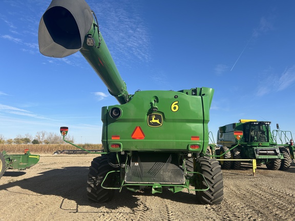 2022 John Deere S780 Combine