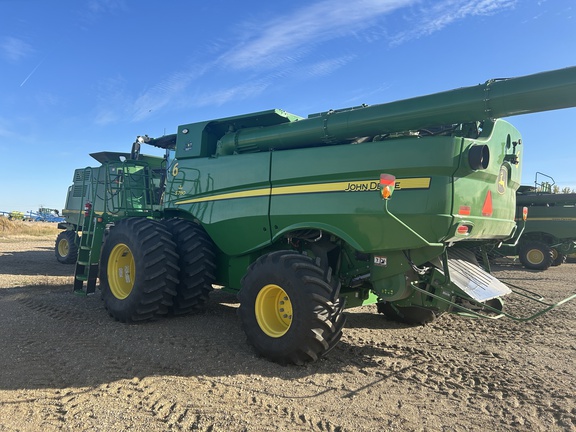 2022 John Deere S780 Combine