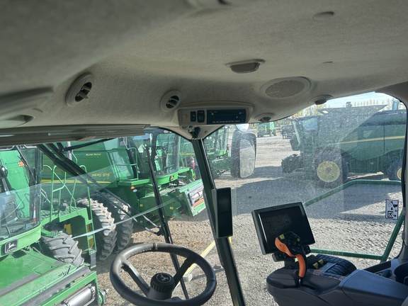 2022 John Deere S780 Combine