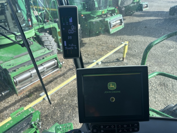 2022 John Deere S780 Combine