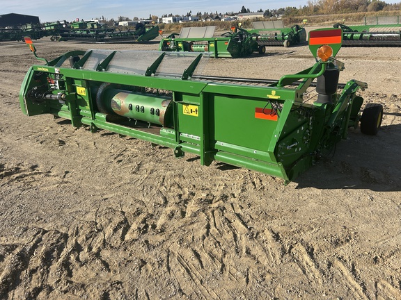 2017 John Deere 615P Header Combine