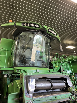 2012 John Deere S670 Combine