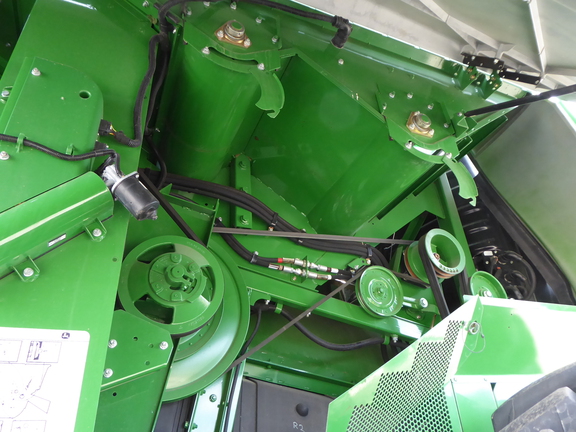 2014 John Deere S690 Combine
