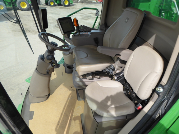 2014 John Deere S690 Combine
