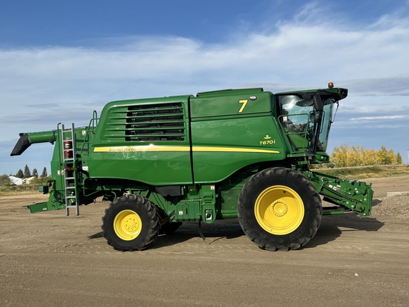 2019 John Deere T670 Combine