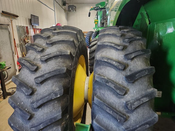 2012 John Deere S680 Combine