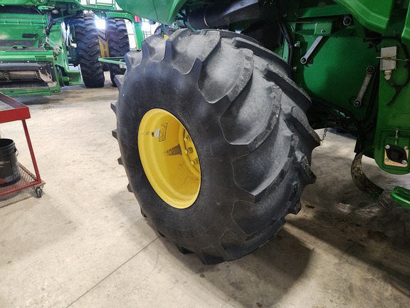 2012 John Deere S680 Combine