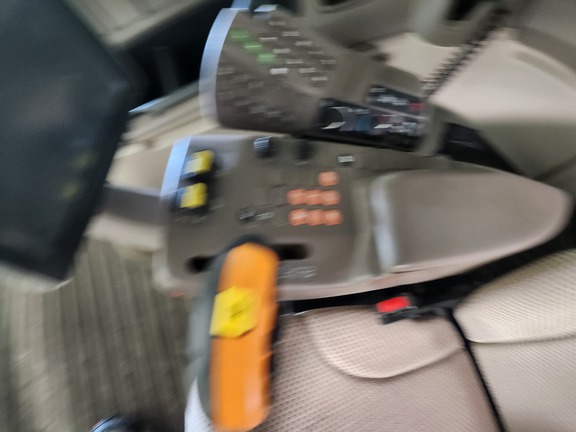 2012 John Deere S680 Combine