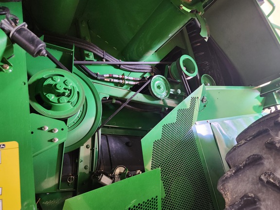 2012 John Deere S680 Combine