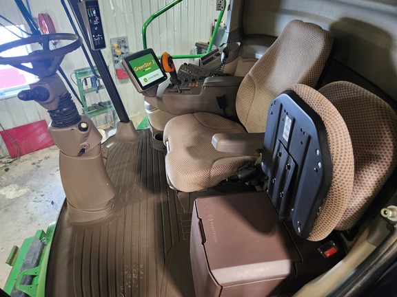 2014 John Deere S680 Combine