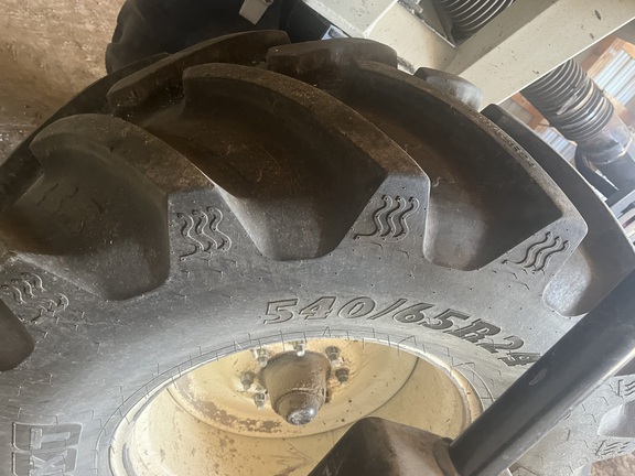 2014 Bourgault 3320PHD-QDA Air Seeder