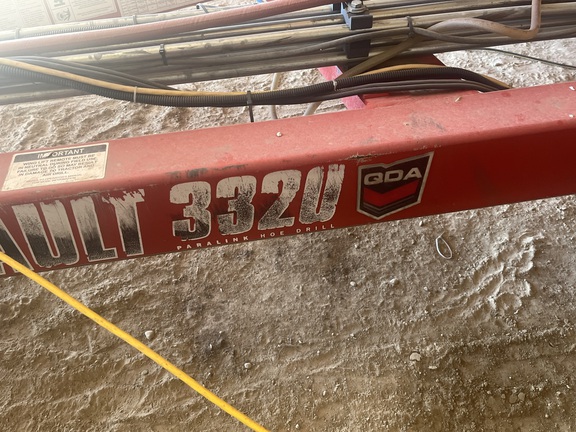 2014 Bourgault 3320PHD-QDA Air Seeder