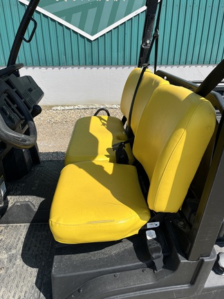 2022 John Deere XUV835M ATV