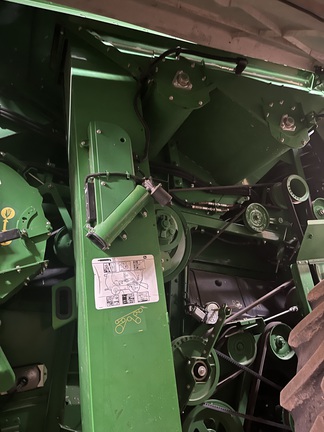 2017 John Deere S680 Combine