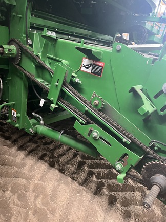 2017 John Deere S680 Combine