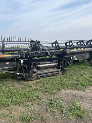 2005 MacDon 973-36 Header Combine