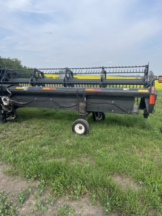 2005 MacDon 973-36 Header Combine